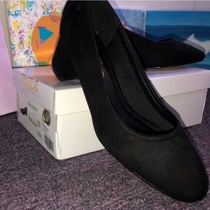 Truffle Collections Low heel black suede pumps